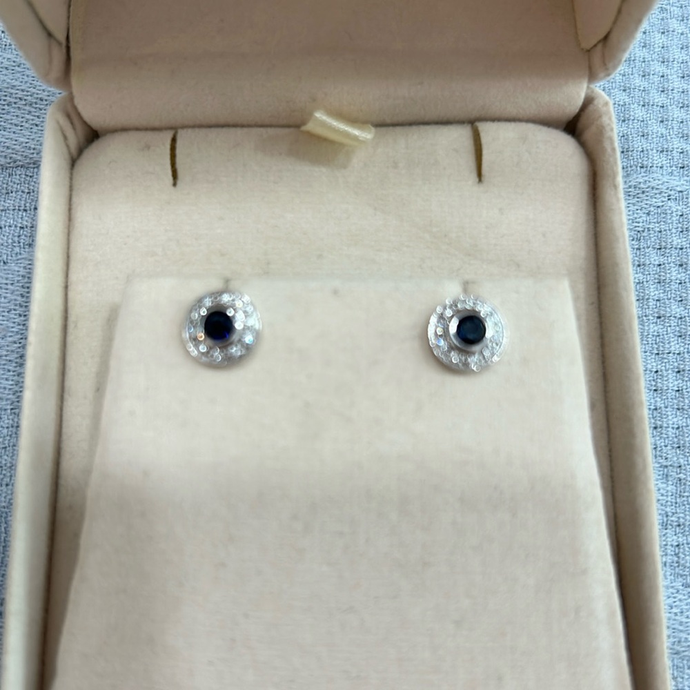 Fashion earrings, sapphire and crystal